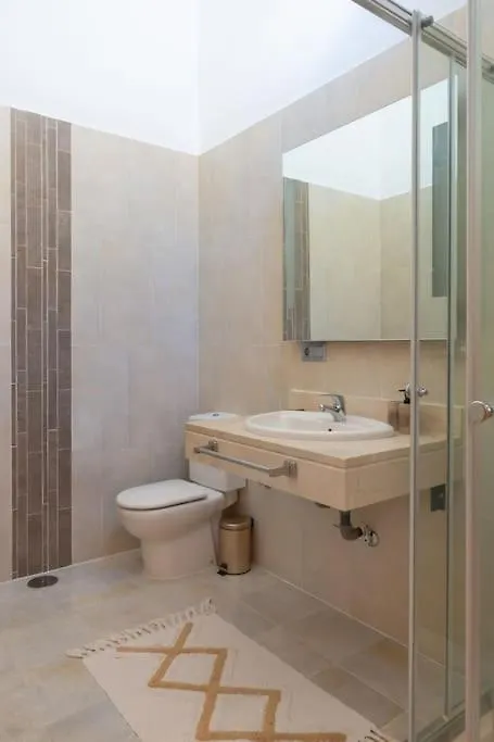 Stunning 2 Bd Townhouse By Hostlovers Estepona