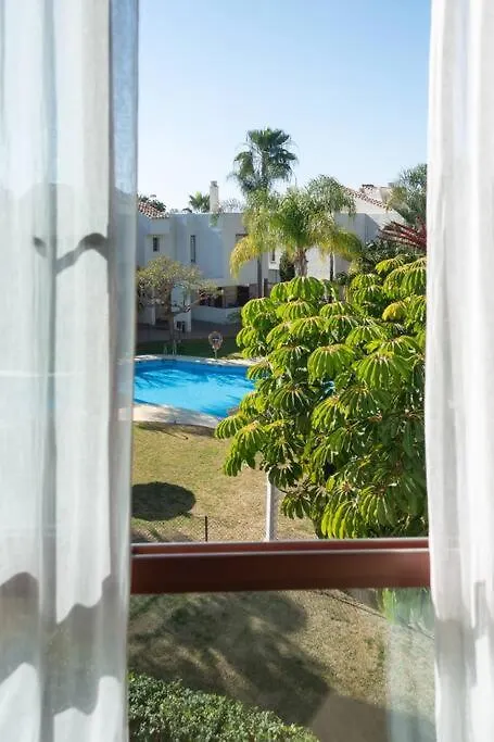 Apartment Stunning 2 Bd Townhouse By Hostlovers Estepona