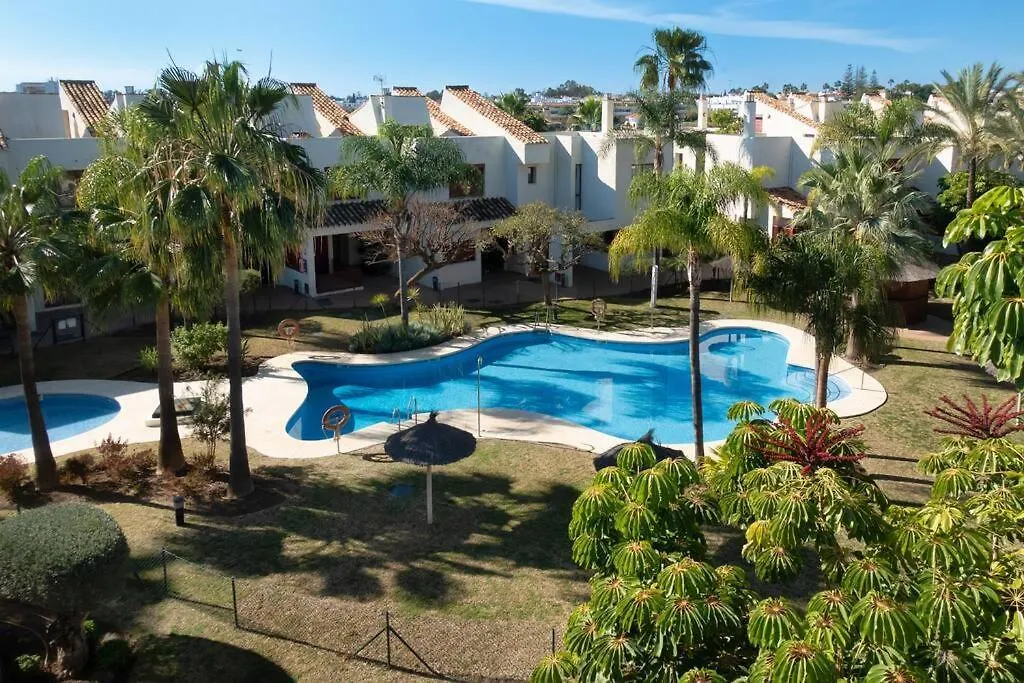 Stunning 2 Bd Townhouse By Hostlovers Estepona Apartment